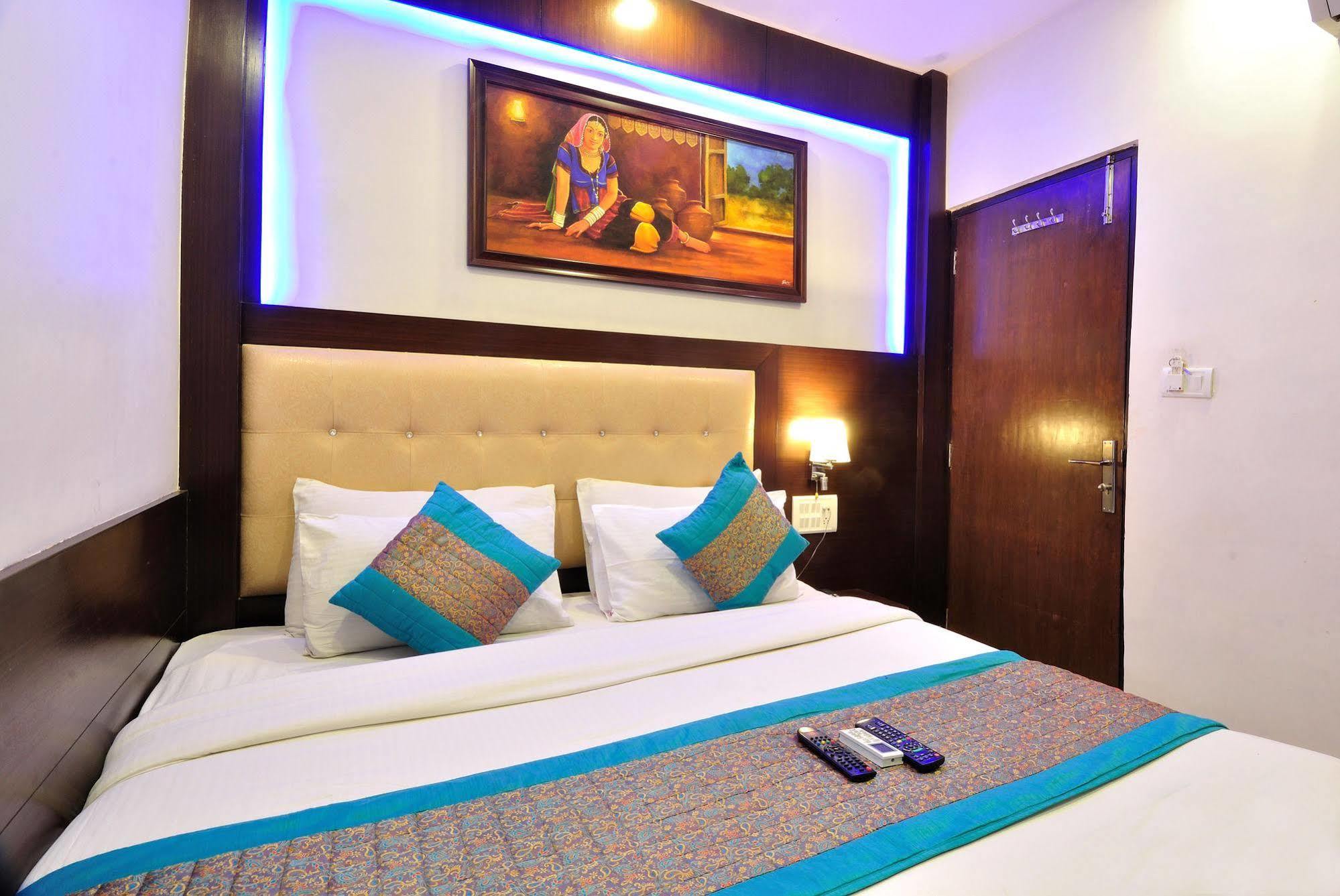 Hotel Palace Deluxe 3*