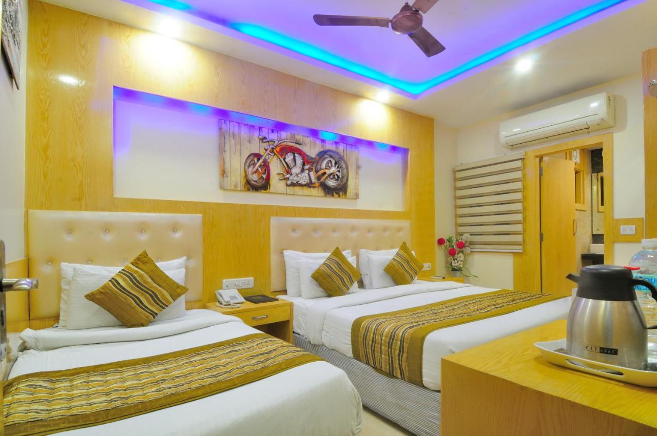 Palace Deluxe Hotel 3*