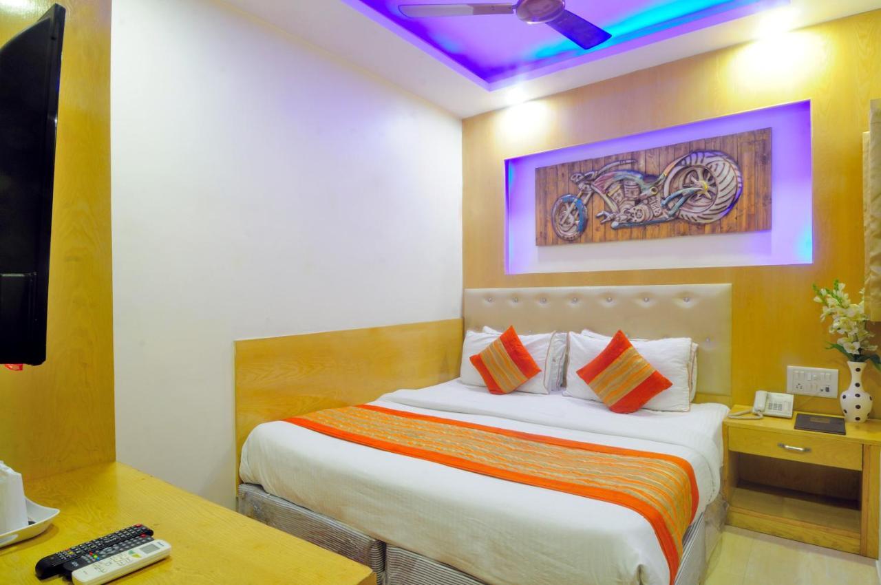 Palace Deluxe Hotel 3*